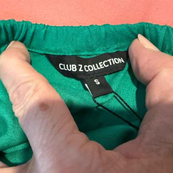 Green Skirt Set with Embroidered Detail - Picture 5 of 14